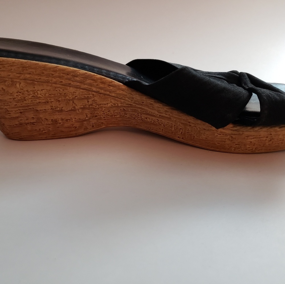 Black wedge sandals